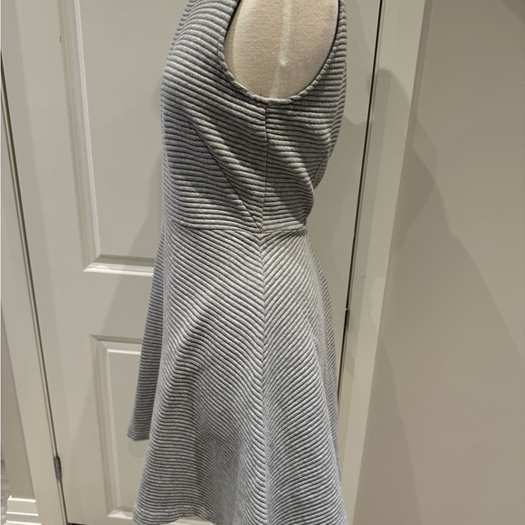 Loft, size 10, gray sleeveless dress - Picture 4 of 8